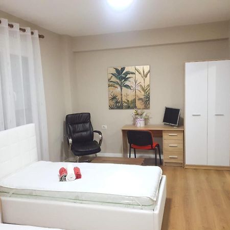 Lovely Apartment On Tirana City Center Bagian luar foto