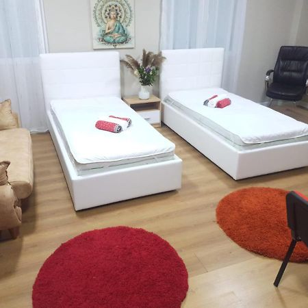 Lovely Apartment On Tirana City Center Bagian luar foto