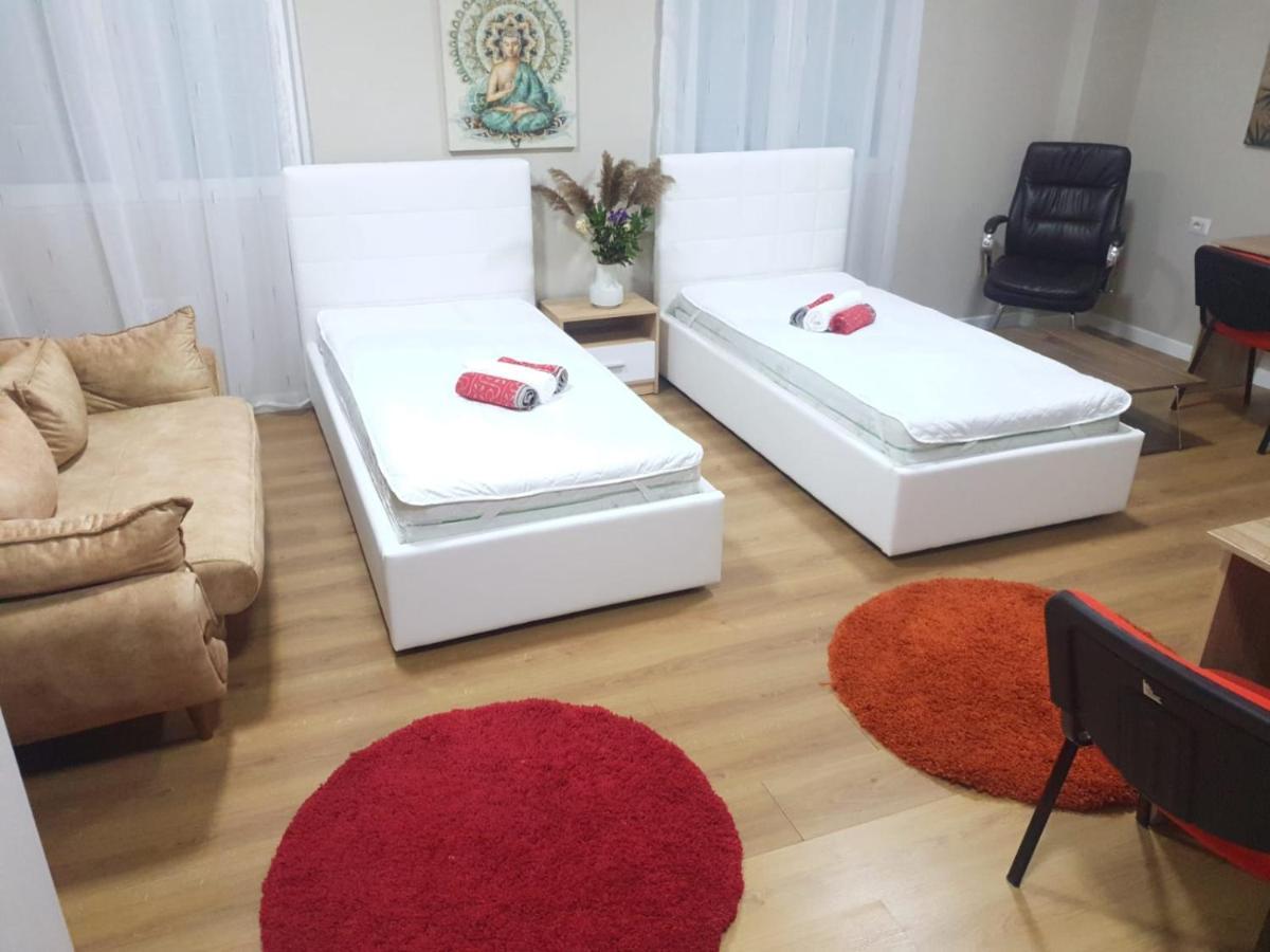 Lovely Apartment On Tirana City Center Bagian luar foto